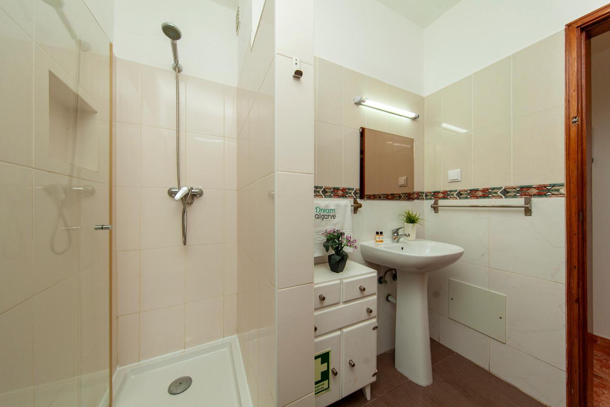อพาร์ตเมนต์ 2 ห้องนอน 1 ห้องน้ำส่วนตัว ขนาด 60 ตร.ม. – ลากอส ซิตี้ เซ็นเตอร์ Apartment ภายนอก รูปภาพ